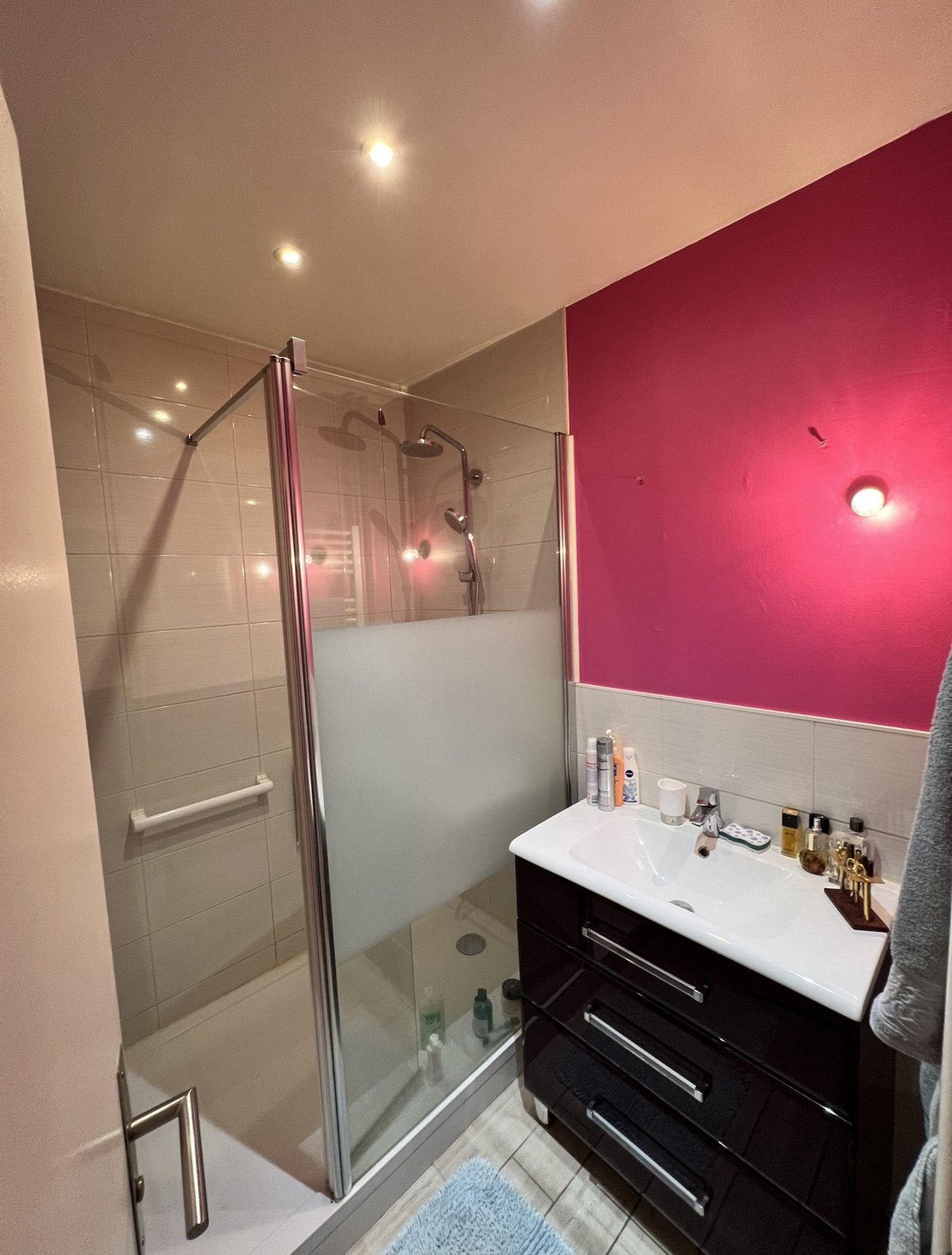 Salle de bain avant rénovation par VD Habitat